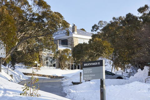 Breathtaker Hotel And Spa - Holiday Adelaide 1