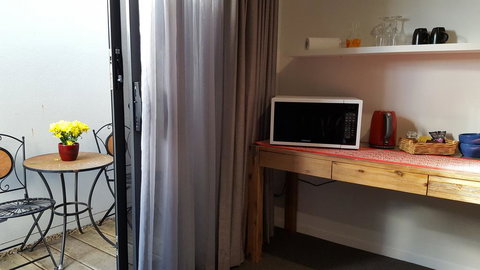 Brightwater Room For Rent On The Sunshine Coast - Holiday Adelaide 0