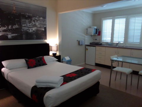 Brisbane Street Studios - Holiday Adelaide 1