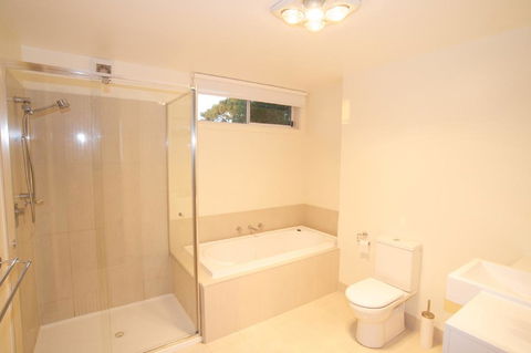 Broadbeach Inverloch Resort - Holiday Adelaide 1
