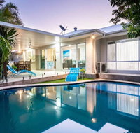 Broadbeach Waters Home With Private Pool - Holiday Adelaide