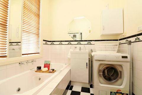 Brunswick Renaissance - Parking, Garden, Bath, Family - Holiday Adelaide 3