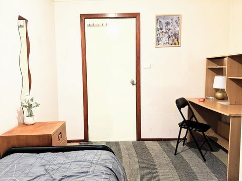 Budget Clayton Homestay - Holiday Adelaide 3