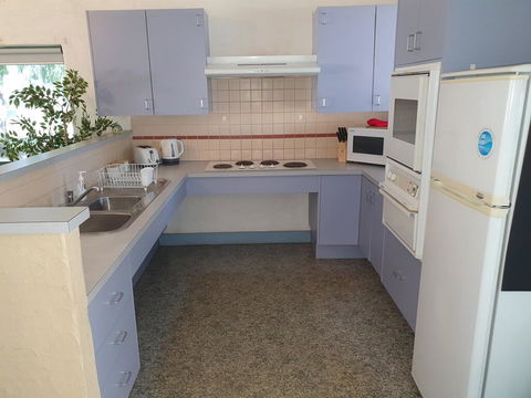 Busselton Holiday Units - Holiday Adelaide 3