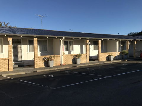 Busselton Jetty Chalets - Holiday Adelaide 1