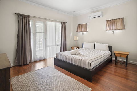 Busselton River Cottage - Holiday Adelaide 3