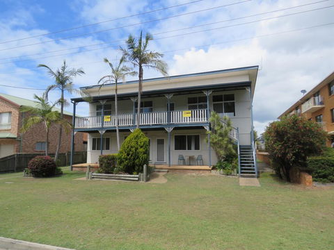 Cabenay 3 - VIEWS ACROSS THE PARK - Holiday Adelaide 1