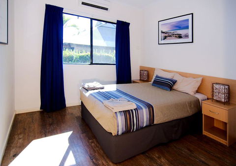 Cable Beach Apartments - Holiday Adelaide 1