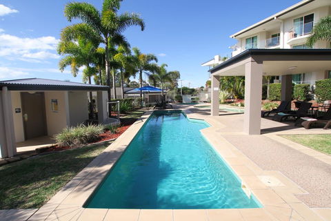 Caloundra Central Apartment Hotel - Holiday Adelaide 2