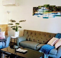 Camelias Boutique Cottage in Dianella - Holiday Adelaide