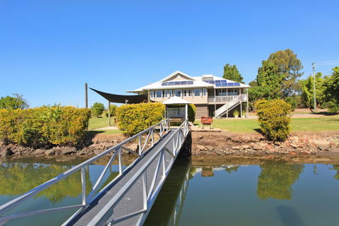 Campbell 7 - Large Queenslander On Maroochy River - Holiday Adelaide 0