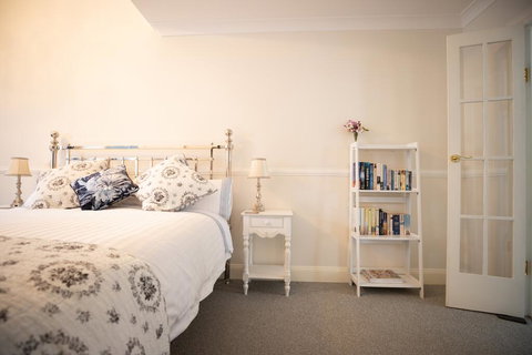 Canungra Cottages - Boutique Bed And Breakfast - Holiday Adelaide 1