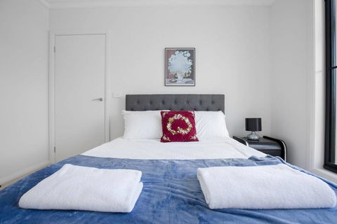 Captivating Large 4BR@Narre Warren - Holiday Adelaide 0