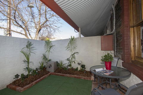 Carrington Charm - CBD - WiFi - Parking - Holiday Adelaide 1