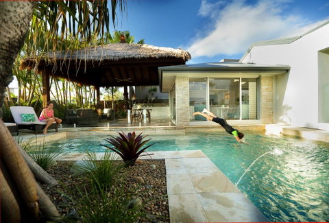 Carrothool 29 - 6 BDRM Canal Home With Pool - Holiday Adelaide 1