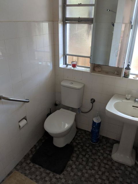 Casa De Sapo A Room In House With A Private Garden - Holiday Adelaide 3