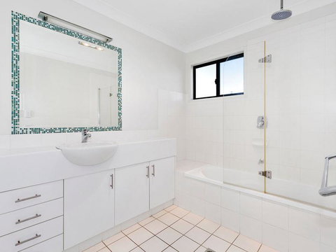 Casuarina Escape - Holiday Adelaide 1