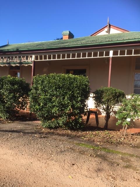 Catania Cottage & Farmhouse - Holiday Adelaide 0