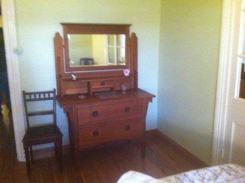 Catania Cottage & Farmhouse - Holiday Adelaide 1