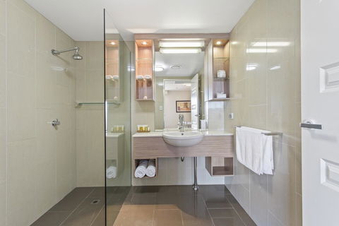 CBD Executive Apartments - Holiday Adelaide 0