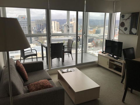CBD Penthouse View Apartment - Holiday Adelaide 2