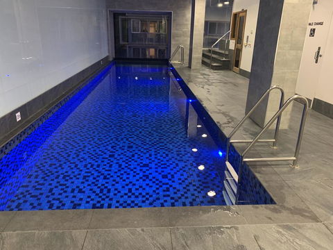 CBD Sky View Apartment - Holiday Adelaide 3