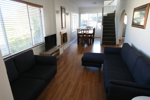 Cedar Cottages Blackmans Bay - Holiday Adelaide 3