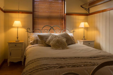 Celestial Dew Guest House, Day Spa, Retreat - Holiday Adelaide 1