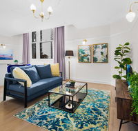 Central Apartment with Spacious Living and Dining - Holiday Adelaide