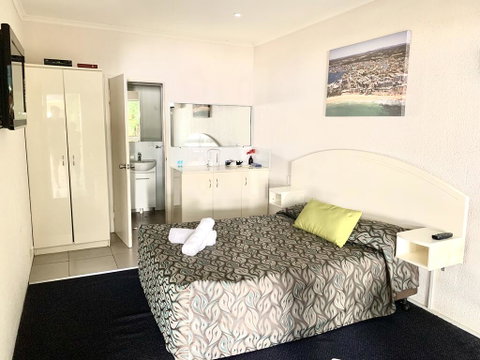 Central Motel Mooloolaba - Holiday Adelaide 1