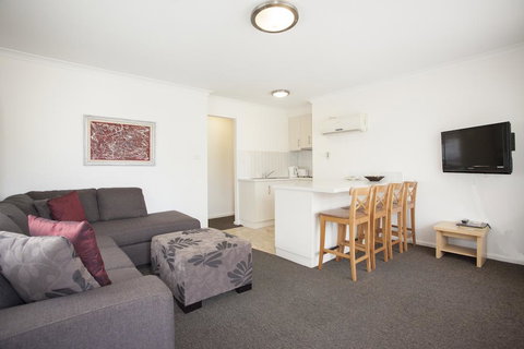 Centralpoint Motel - Holiday Adelaide 2