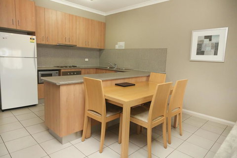 Centrepoint Apartments Griffith - Holiday Adelaide 2