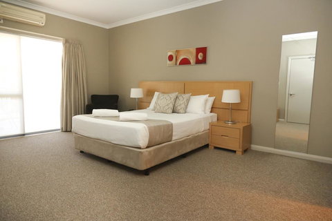 Centrepoint Apartments Griffith - Holiday Adelaide 1