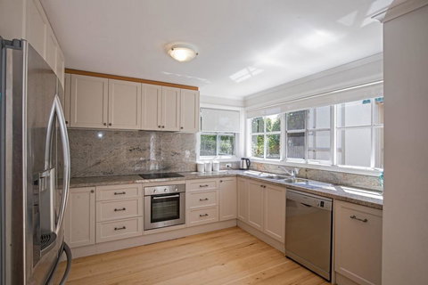 Chapel Island Retreat - Holiday Adelaide 3