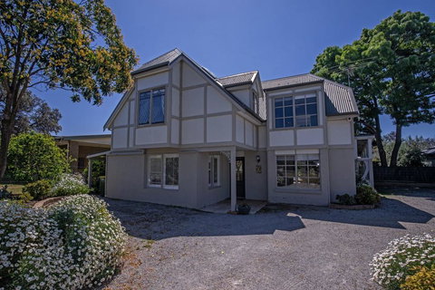 Chapel Island Retreat - Holiday Adelaide 0