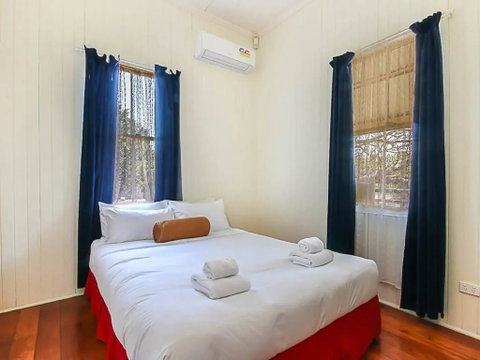 Charming Characterful Rustic-style Home Near The Gabba - Holiday Adelaide 3