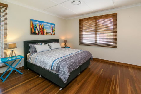 Charming Home By The Sea - Holiday Adelaide 2