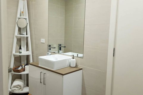 CHELSEA Family Home Close To Beach & Shops - Holiday Adelaide 1