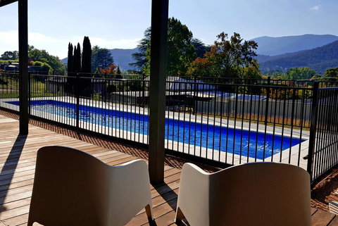 Christina's Luxury Retreat - Holiday Adelaide 1