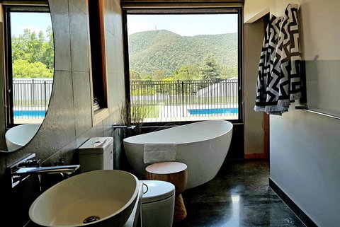 Christina's Luxury Retreat - Holiday Adelaide 3