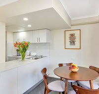 City apartment at College St - Holiday Adelaide