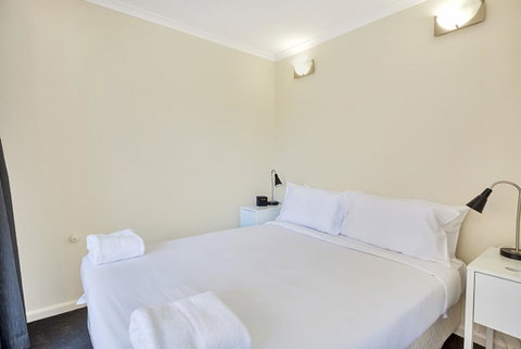 City Apartment At College St - Holiday Adelaide 3
