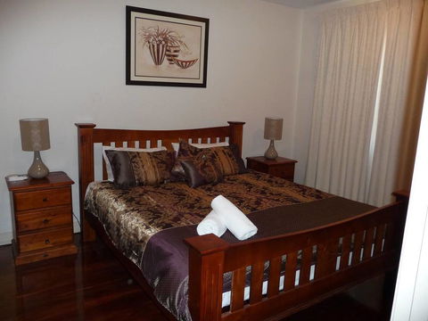 City Getaway 3 Bedroom Adelaide's East End - Holiday Adelaide 0