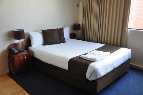 City Park Hotel - Holiday Adelaide 1