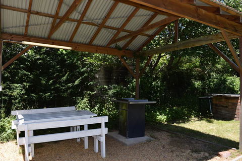 Clanwilliam - Holiday Adelaide 1