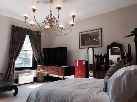 Claremont House - Holiday Adelaide 2