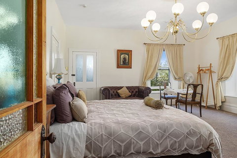 Claremont House - Holiday Adelaide 1