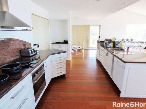 Cliff View - 62 Forresters Beach Road - Holiday Adelaide 3