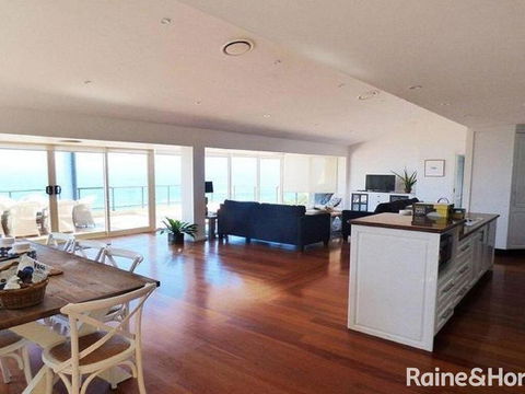 Cliff View - 62 Forresters Beach Road - Holiday Adelaide 2