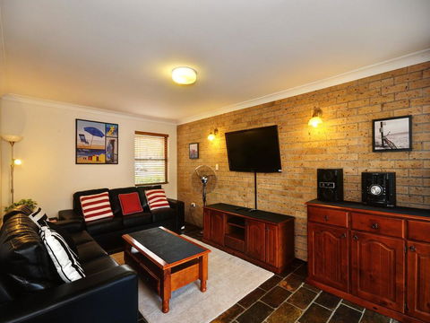Close To The Main Surf Beach - Holiday Adelaide 0